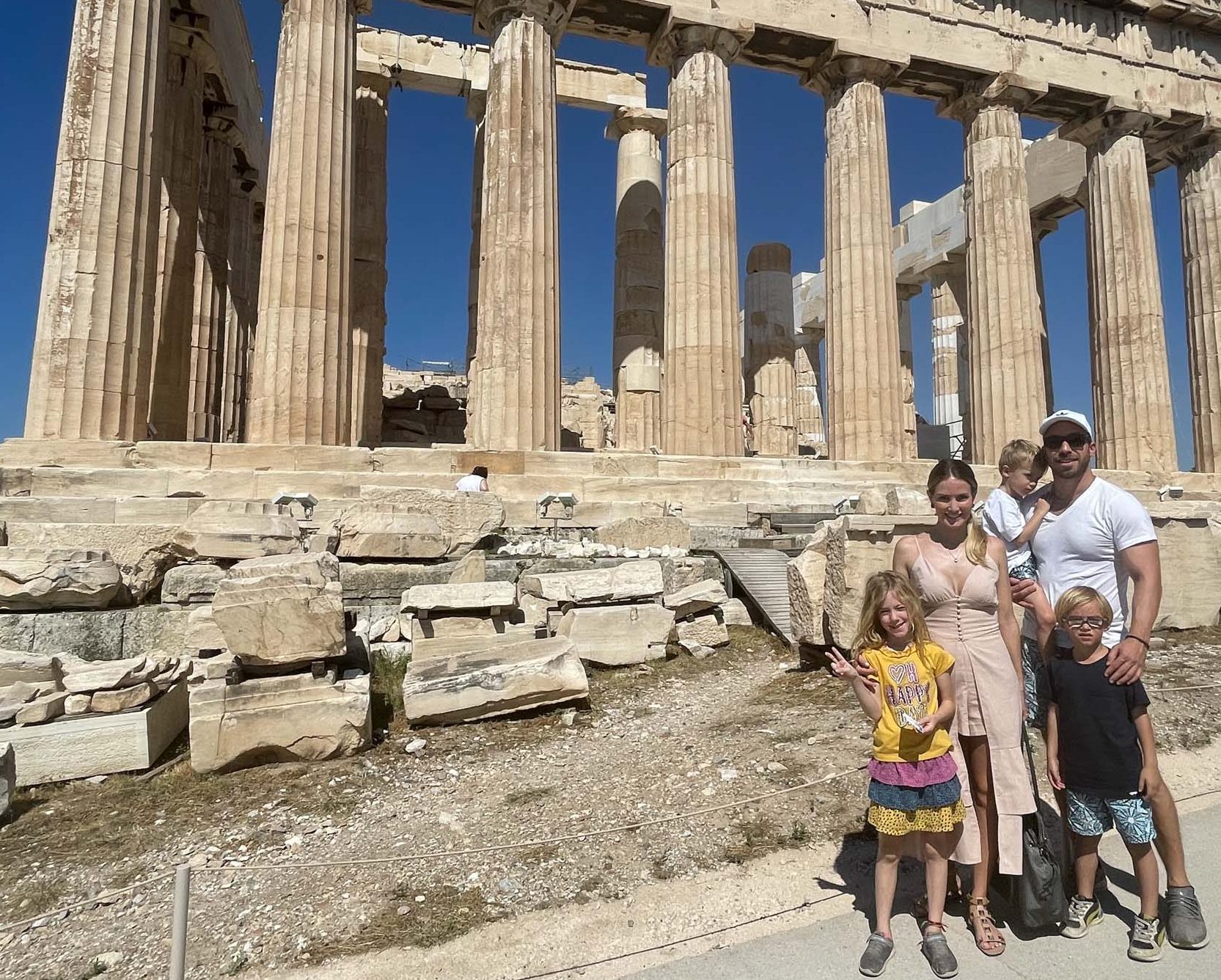 Capa Atenas Com Crianças